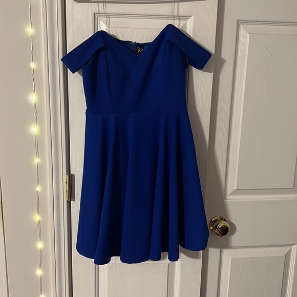 Windsor Dress - Picture 1 of 2